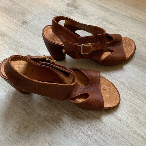 Chie Mihara Leather Block Heel Sandals, Size 36 - Picture 4 of 10